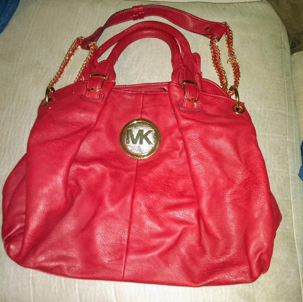 red purse